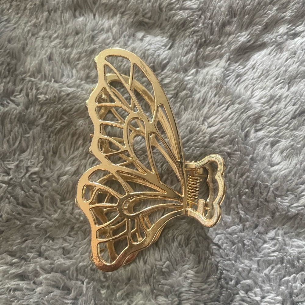 Elegant Gold Butterfly Hair Clip